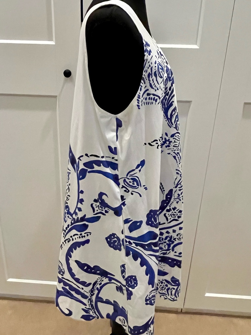 Maeve White Cotton Sleeveless Swing Dress with Bold Blue Abstract Print Size XL - Picture 6 of 9